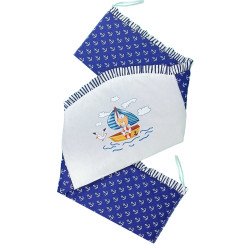 Aparatoare laterala pentru patut cu volanase si bolta marinar