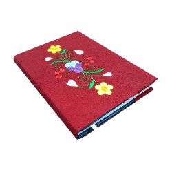 Calendar cu coperta brodata