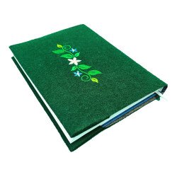 Calendar cu coperta brodata verde