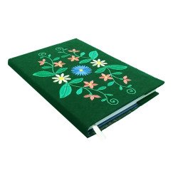 Calendar cu coperta brodata verde