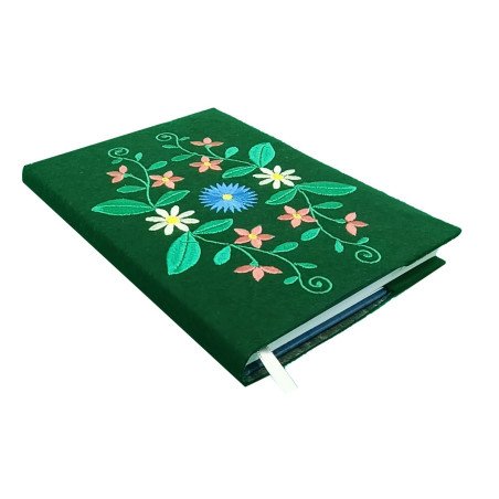 Calendar cu coperta brodata verde